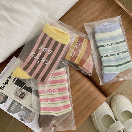Basic Stripes Color Clash Mid-Calf Socks 2
