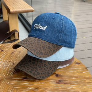 Simple Series Casual Baseballkappe Aus Baumwolle Mit Leopardenmuster Und Mehrfarbigem Schriftzug h5 Bild4