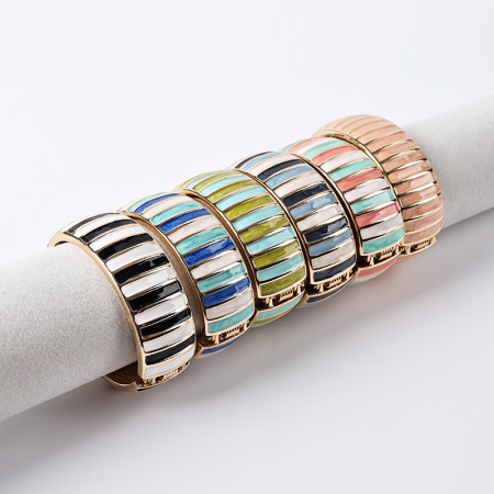 Luxurious Series Retro Irregular Shape Mixed Color Dripping Enamel Alloy Gold Color  Women's Bangles 2