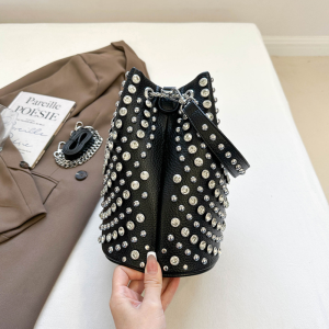 Streetwear Style Studded Solid Color Rivet Pu Women's Bucket Handbags h5 Picture12