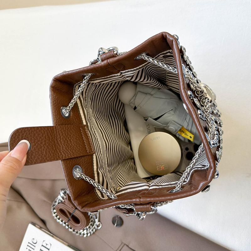 Streetwear Style Studded Solid Color Rivet Pu Women's Bucket Handbags Picture10