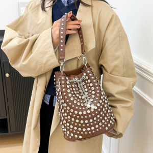 Streetwear Style Studded Solid Color Rivet Pu Women's Bucket Handbags h5 Picture6