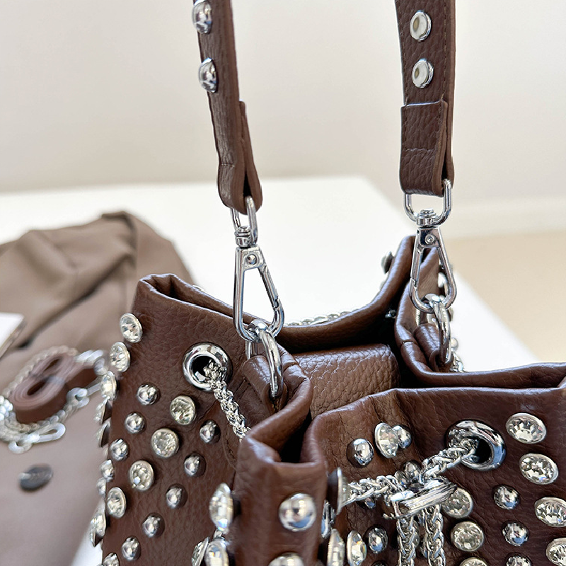 Streetwear Style Studded Solid Color Rivet Pu Women's Bucket Handbags Picture8