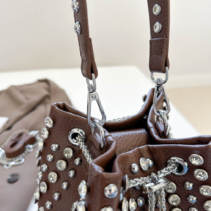 Streetwear Style Studded Solid Color Rivet Pu Women's Bucket Handbags h5 Picture8