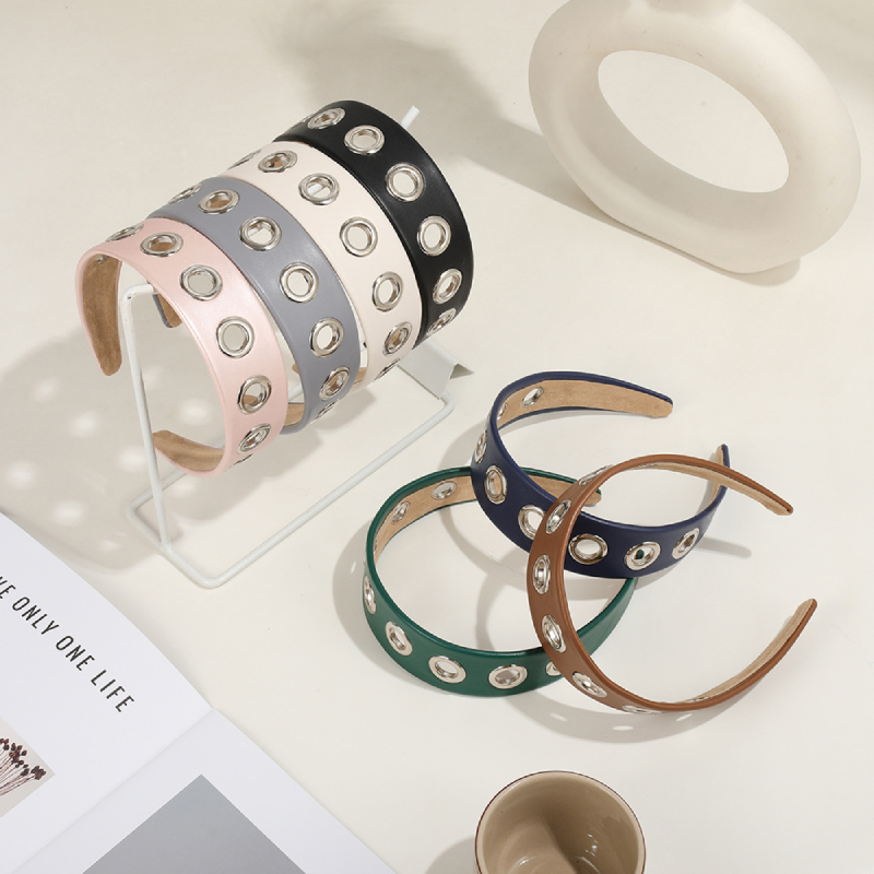 Simple Series Casual Solid Color Rivet Pu Hair Bands Picture2