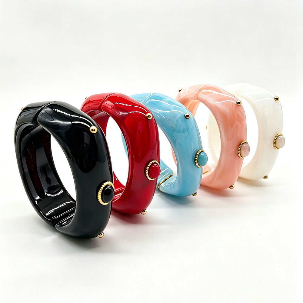 Retro Gradient Color Resin Women's Bangles Picture2