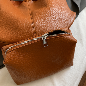Minimalist Style None Solid Color Pu Women's Round Shoulder Bags h5 Picture6