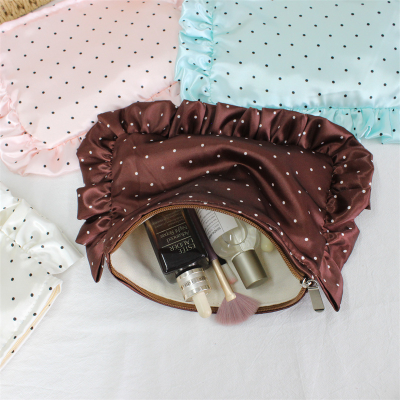 Simple Series Sweet Solid Color Polka Dots Polyester Makeup Bags Picture2