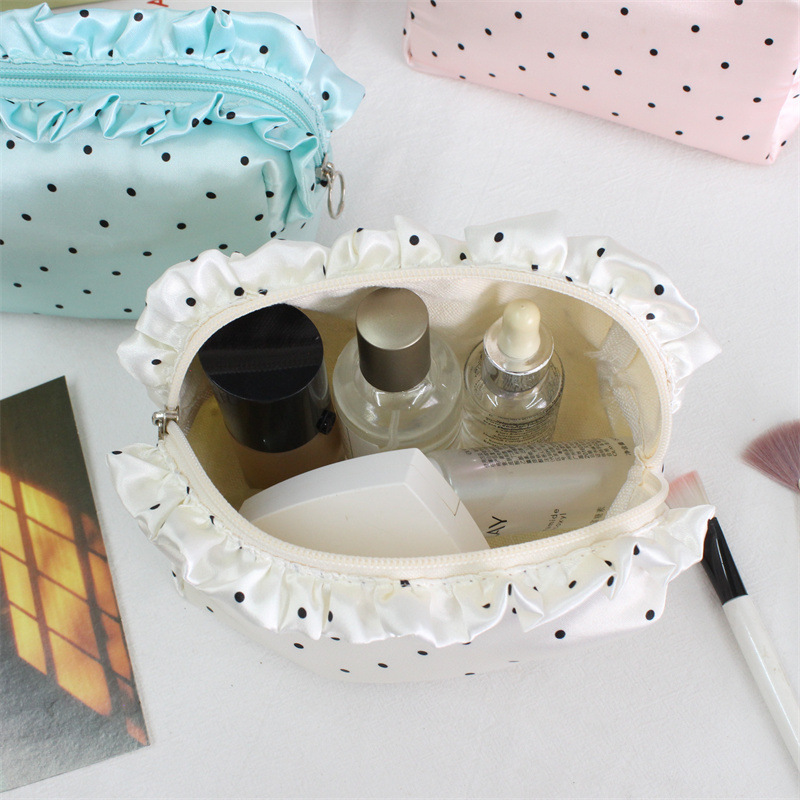 Simple Series Sweet Solid Color Polka Dots Polyester Makeup Bags Picture5