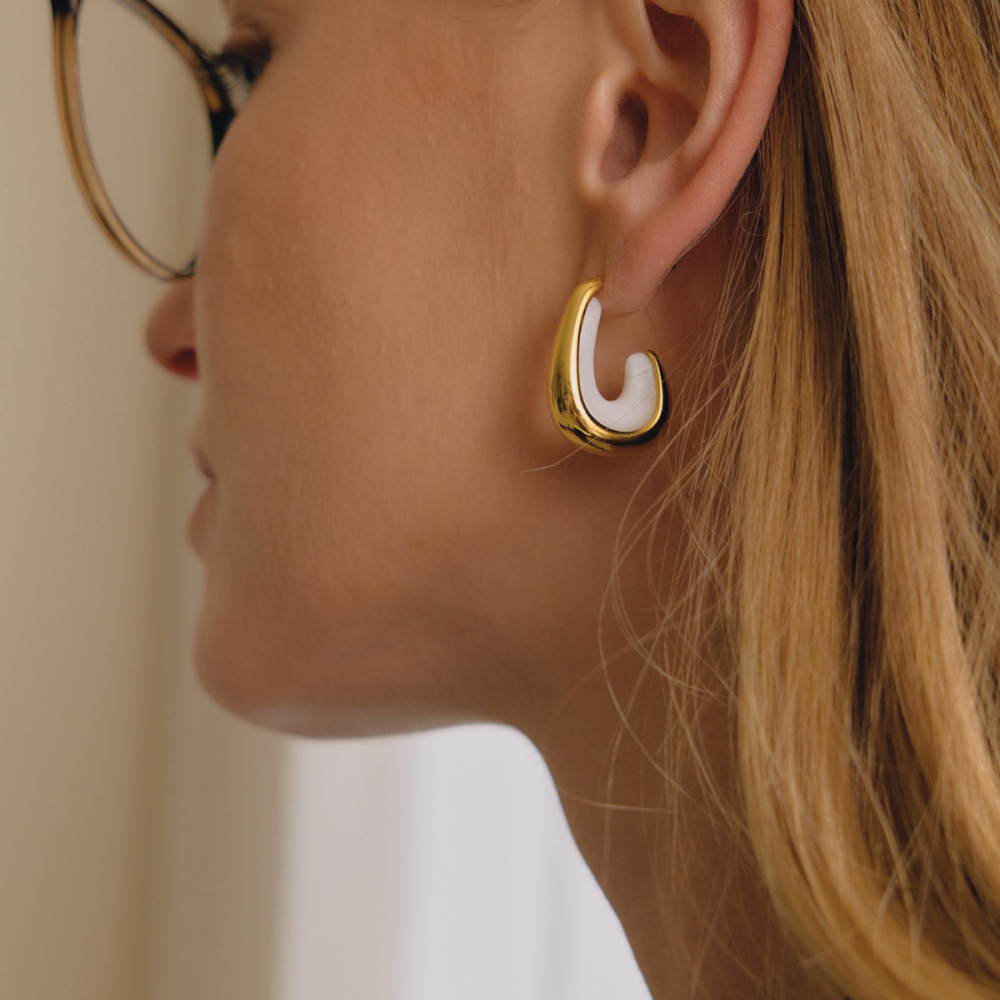 Simple Series Retro Irregular Shape Gradient Color Stainless Steel Waterproof Gold Color Women's Stud Earrings Picture4