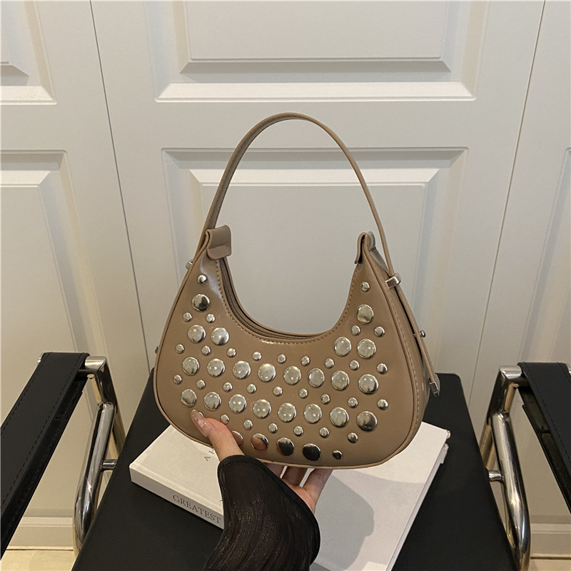 Streetwear Style Metal Hardware Studded Solid Color Rivet Pu Women's Underarm Shoulder Bags h5Picture3
