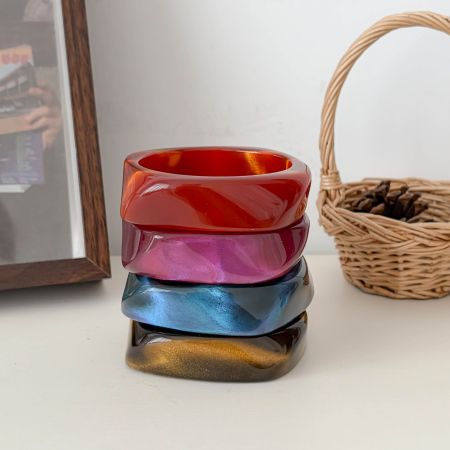 Eenvoudige Damesarmbanden Van Hars Met Kleurverloop