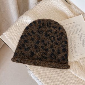 Simple Series Retro Leopard Print Polyester Beanie h5 