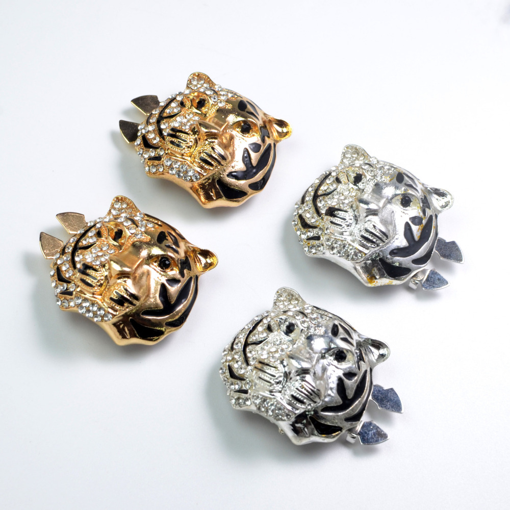 Luxurious Series Retro Animal Solid Color Leopard Print Metal Rhinestone Cufflinks Picture3