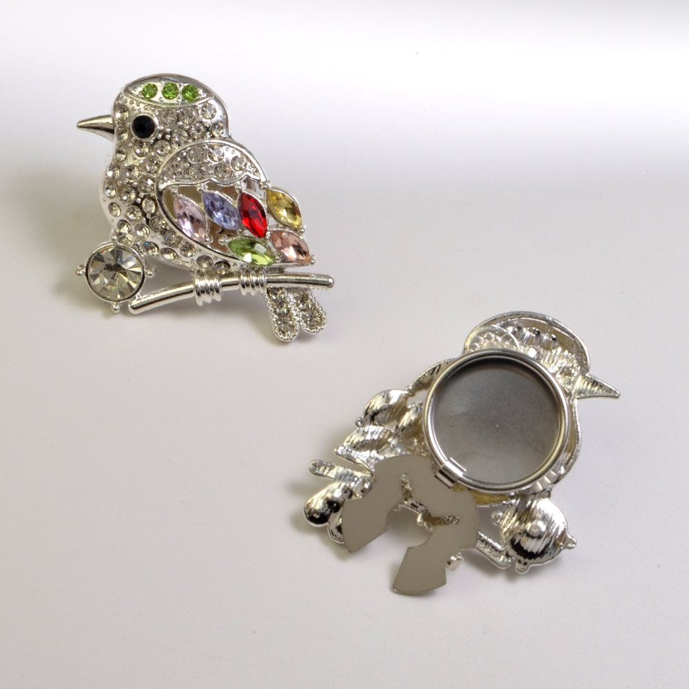 Luxurious Series Retro Animal Solid Color Birds Metal Rhinestone Cufflinks h5Picture4