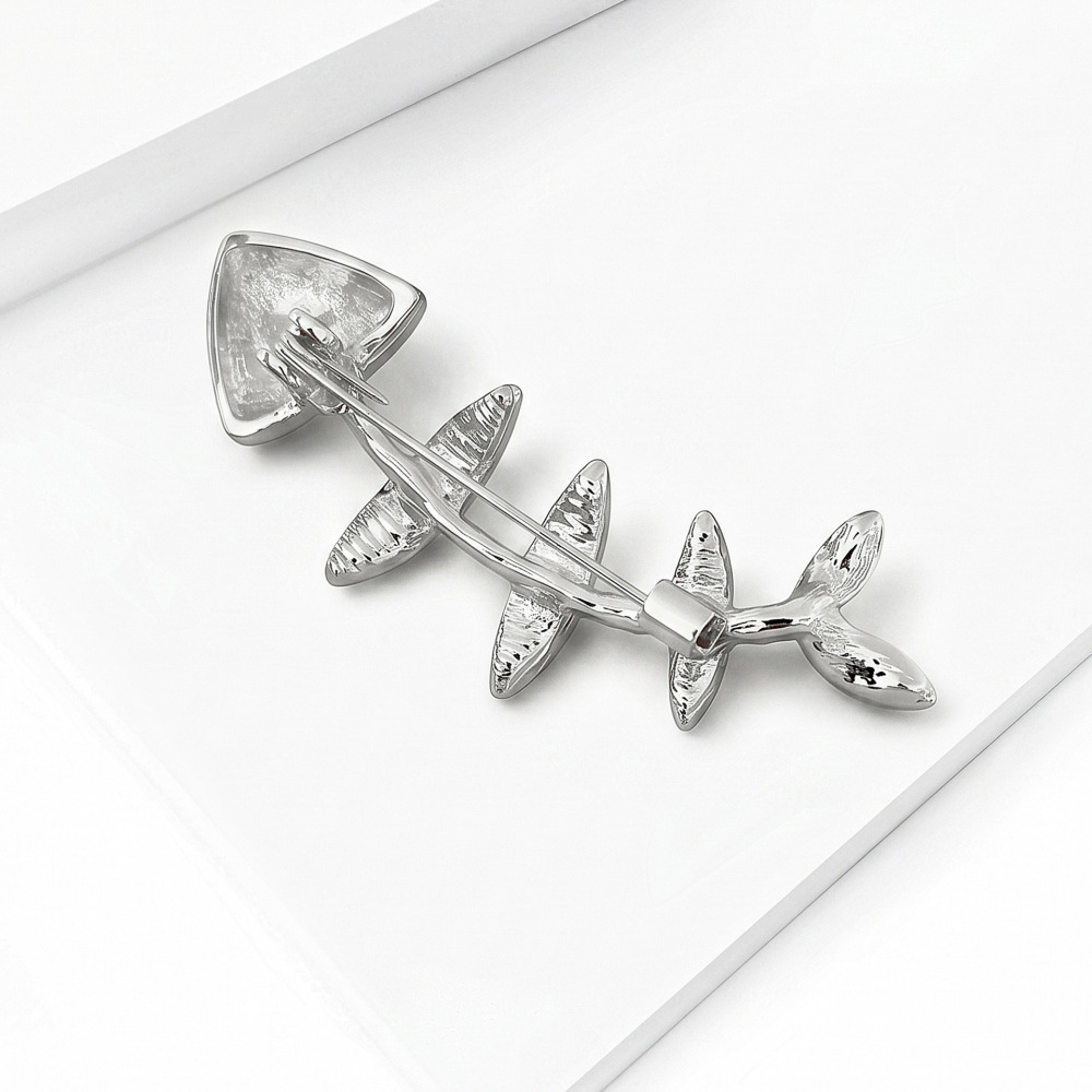 Simple Series Daily Animal Solid Color Oceanic Style Fish Metal Rhinestone Brooches Picture3
