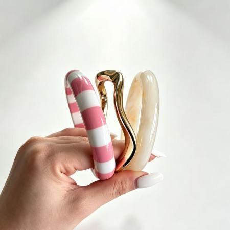 Set Di Bracciali Da Donna Ccb A Righe Semplici In Resina.