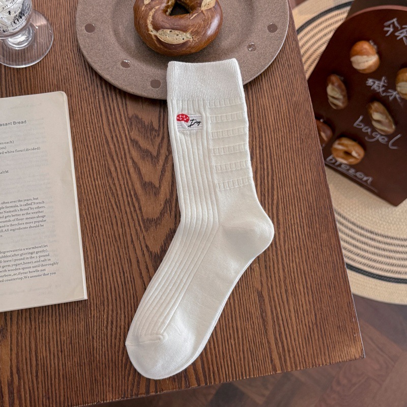 Women's Slight Bounce Basic Solid Color Mid-Calf Socks