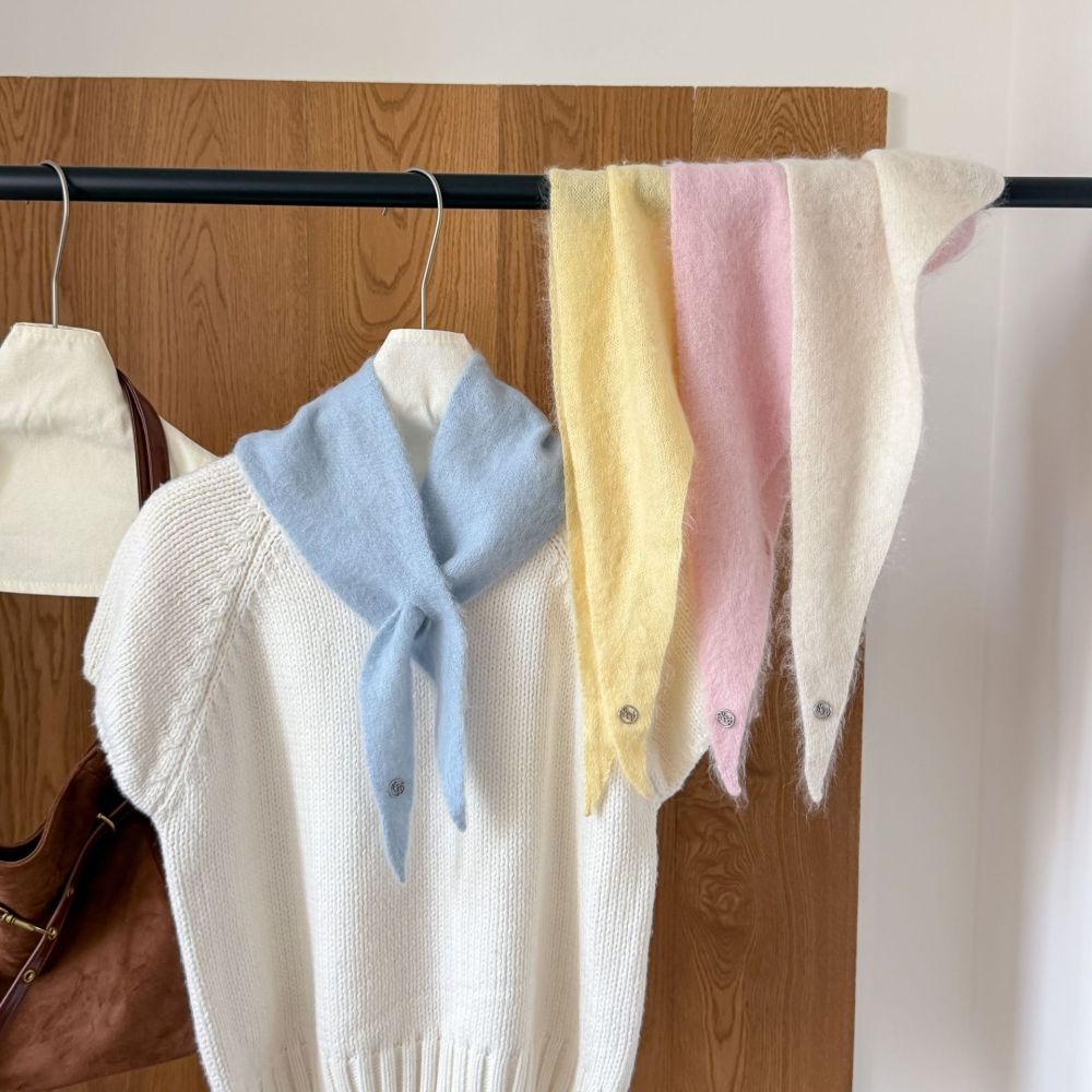 Simple Series Daily Letter Solid Color Wool Polyester Blend Triangular Scarves h5Picture4