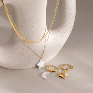 Eenvoudige Serie Elegante Oorbellen Met Sterren En Maan, Gemaakt Van Roestvrij Staal, Waterdicht En Goudkleurig, Voor Dames. h5 Afbeelding3