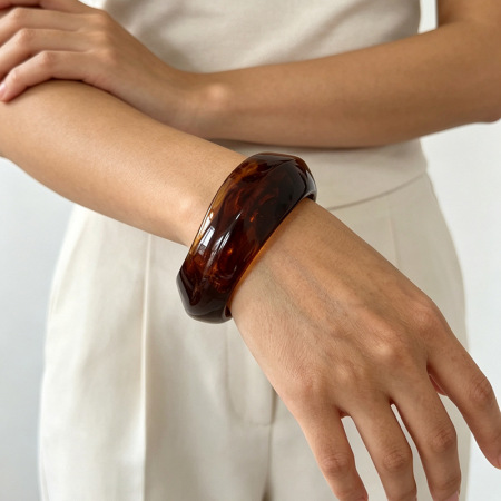 Einfache Retro-Armreifen Aus Acryl Für Damen Mit Unregelmäßiger Form Und Farbverlauf 2
