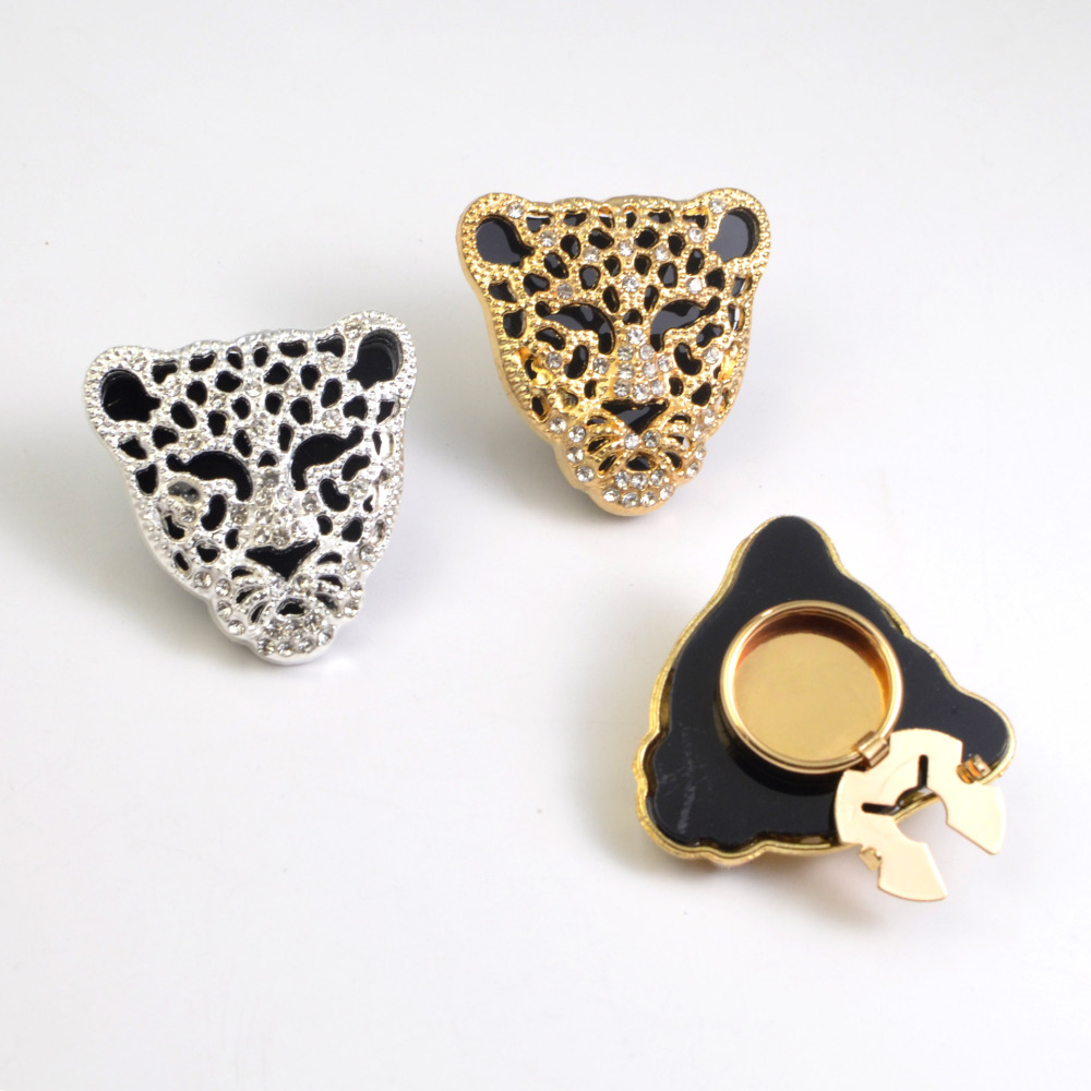 Luxurious Series Retro Animal Leopard Print Metal Rhinestone Cufflinks h5Picture3