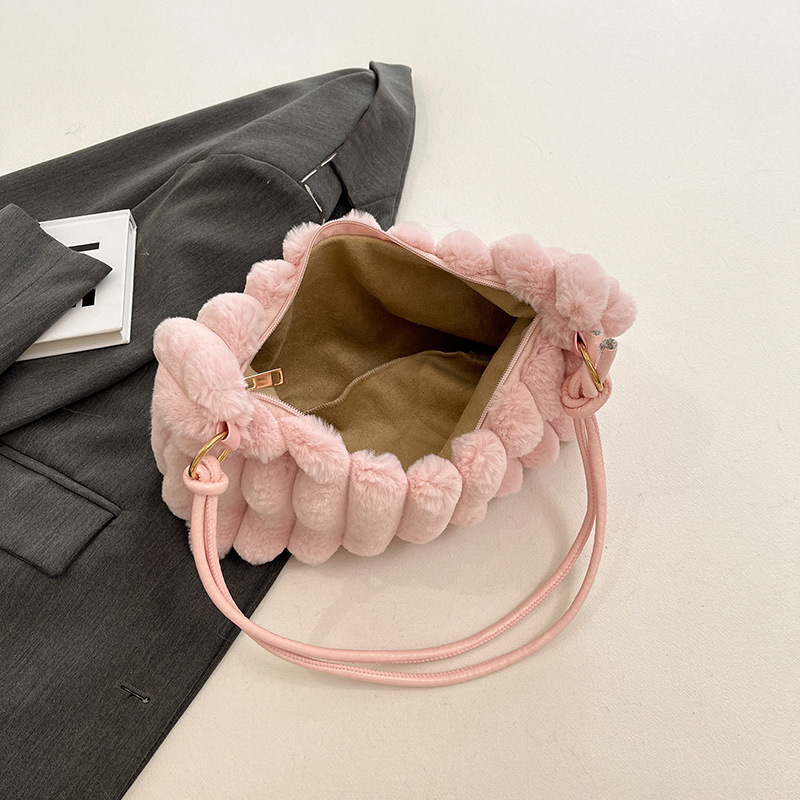 Casual Style Solid Color Plush Women's Shoulder Bags Picture6