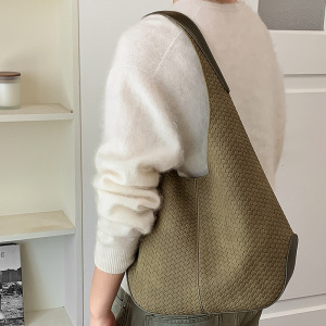 Casual Style Woven Solid Color Woven Pu Women's Underarm Shoulder Bags h5 Picture3