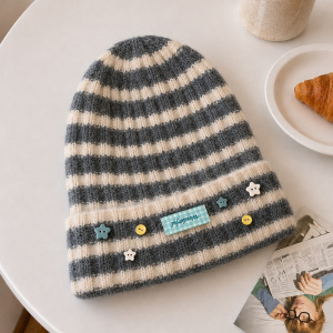 Simple Series Casual Letter Stripe Mixed Color Star Polyester Beanie h5