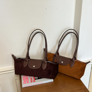 Casual Style None Solid Color Suede Women's Square Shoulder Bags h5 Picture4