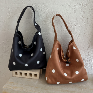 Casual Style Printed Solid Color Polka Dots Suede Women's Square Shoulder Bags h5 Picture2