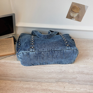 Streetwear Style Studded Solid Color Rivet Canvas Women's Square Handbags h5 Picture6