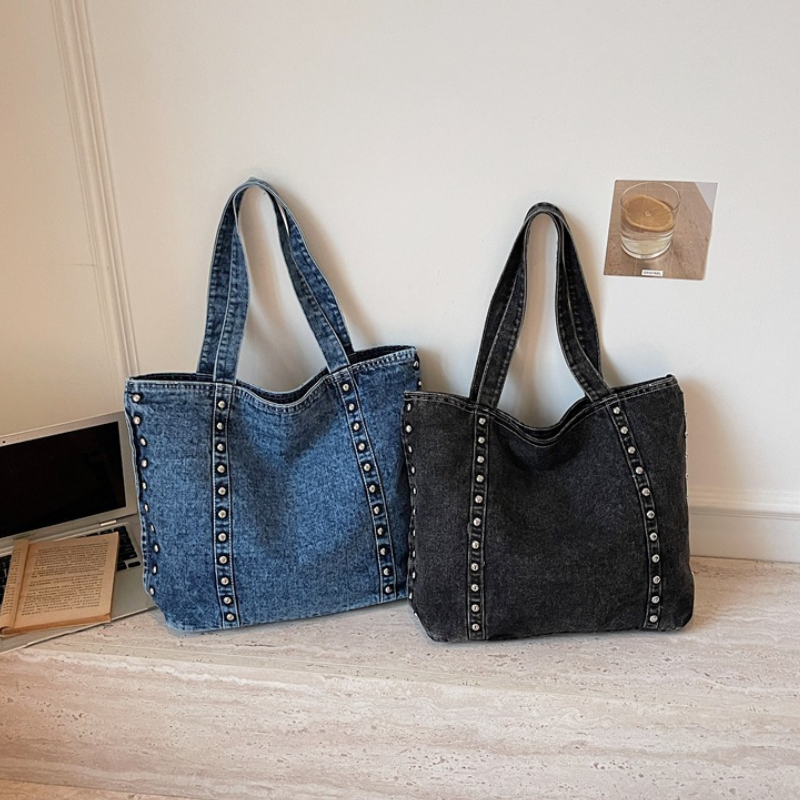 Streetwear Style Studded Solid Color Rivet Canvas Women's Square Handbags Picture2