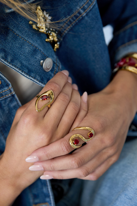 Opvallende Ringen Van Roestvrij Staal Met Een Onregelmatige Vorm, Casual En Eenvoudig, Uit De Casual Collectie Voor Dagelijks Gebruik. Damessieraden. 2