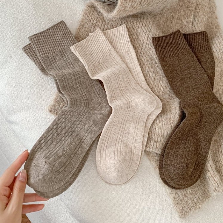 Slight Bounce Basic Solid Color Mid-Calf Socks h5Picture2
