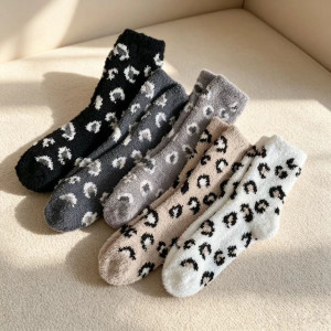 Women's Slight Bounce Casual Leopard Print Mid-Calf Socks h5 Picture2