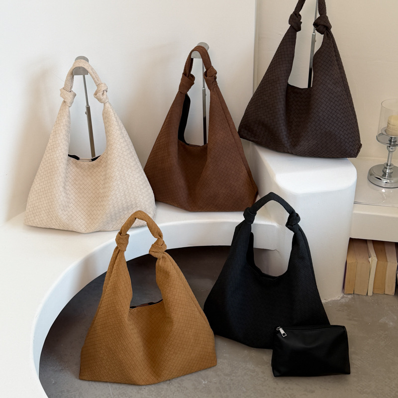 Minimalist Style Woven Solid Color Pu Women's Shoulder Bags Picture2