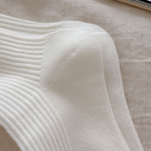 Women's Slight Bounce Basic Solid Color Calf Socks h5 Picture6