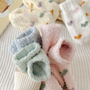 Slight Bounce Casual Color Clash Heart Mid-Calf Socks h5 Picture5