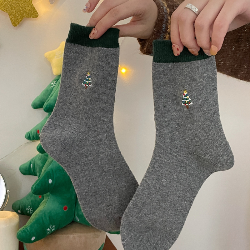 Women's Slight Bounce Casual Stripes Christmas Mid-Calf Socks 
