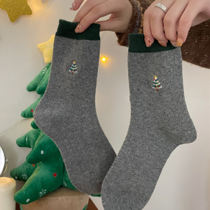 Women's Slight Bounce Casual Stripes Christmas Mid-Calf Socks h5 