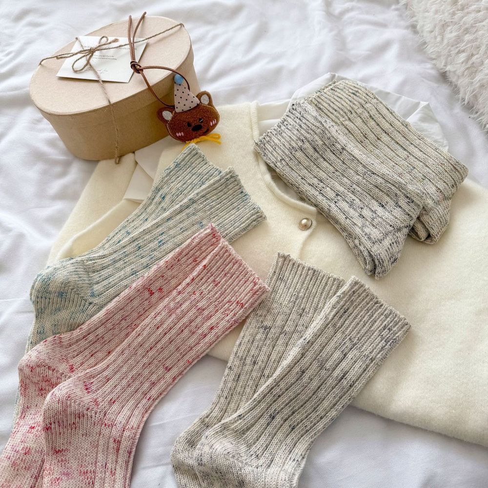 Women's Slight Bounce Basic Solid Color Mid-Calf Socks h5Picture5