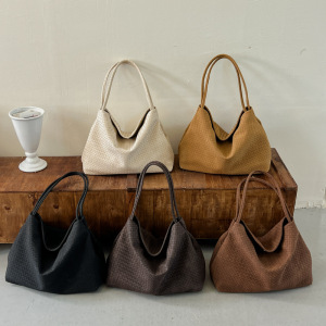 Minimalist Style Woven Solid Color Suede Women's Shoulder Bags h5 Picture2