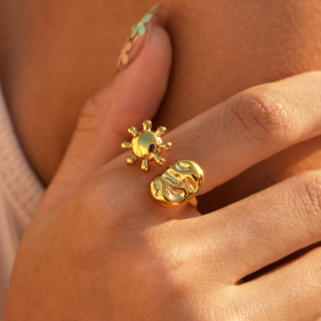 Romantische Serie Elegante Onregelmatige Vorm Zon Roestvrij Staal Waterdicht Goudkleurige Statement Ringen