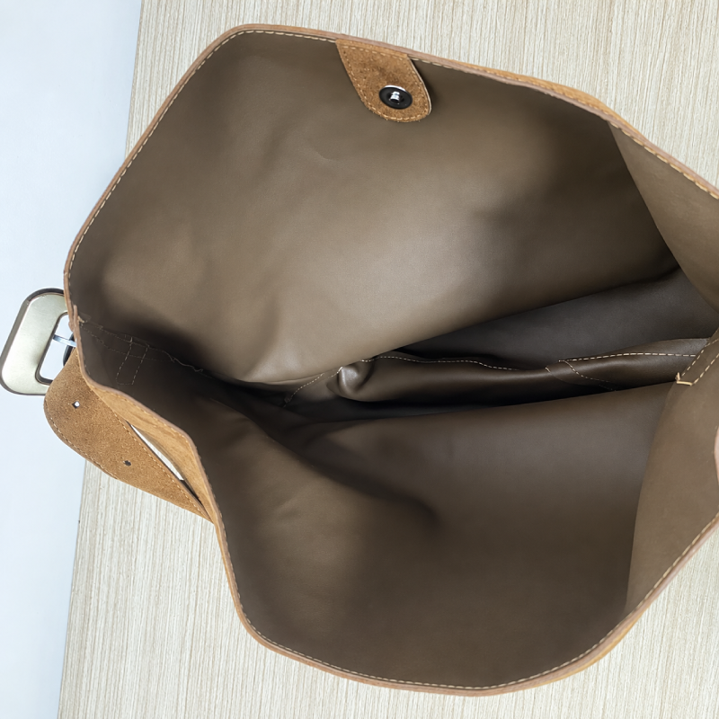 Casual Style None Solid Color Suede Women's Square Shoulder Bags Picture7