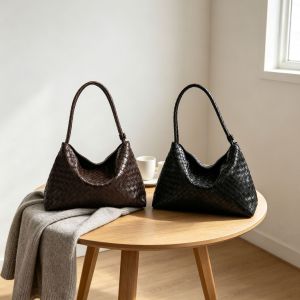 Parisian Chic Style Woven Solid Color Woven Pu Women's Square Shoulder Bags h5 Picture5