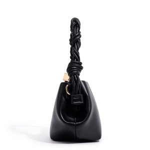 Minimalist Style Metal Hardware Irregular Shape Solid Color Twist Pu Women's Square Crossbody Bags h5 Picture3
