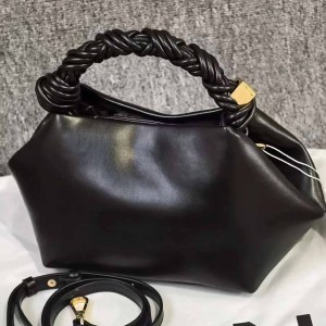 Minimalist Style Metal Hardware Irregular Shape Solid Color Twist Pu Women's Square Crossbody Bags h5 Picture6