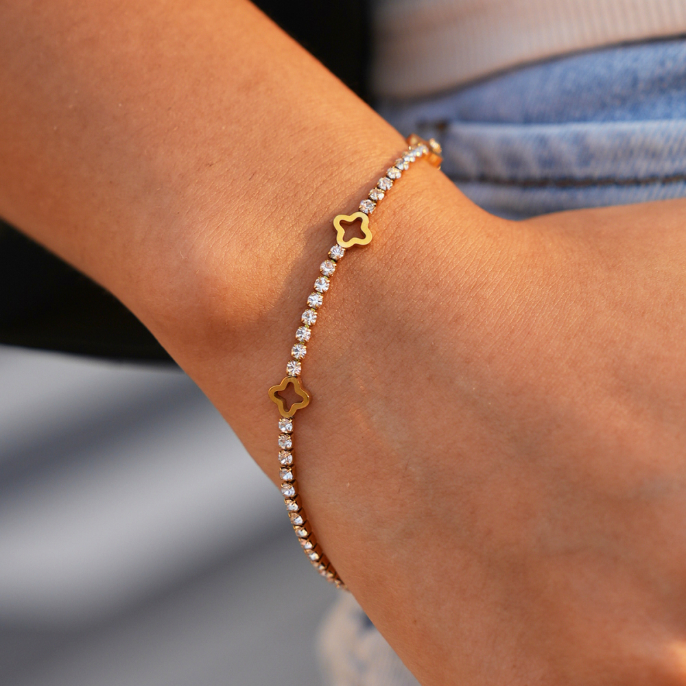 Romantische Serie: Elegante, Blumenförmige, Durchbrochene Edelstahl-Armbänder Mit Zirkonia In Goldfarbe Für Damen Bild5