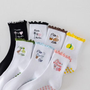 Women's Sporty Letters Color Clash Heart Fruit And Vegetable Pattern Mid-Calf Socks h5 Picture2